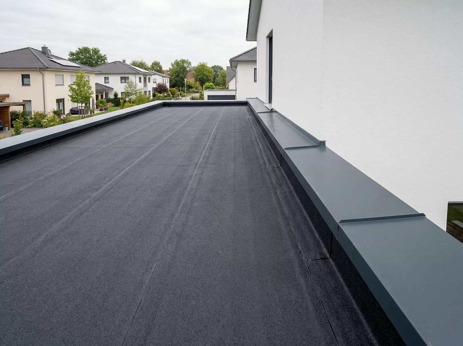 Bitumenabdichtung mit Zink-Wandanschluss, Detailansicht